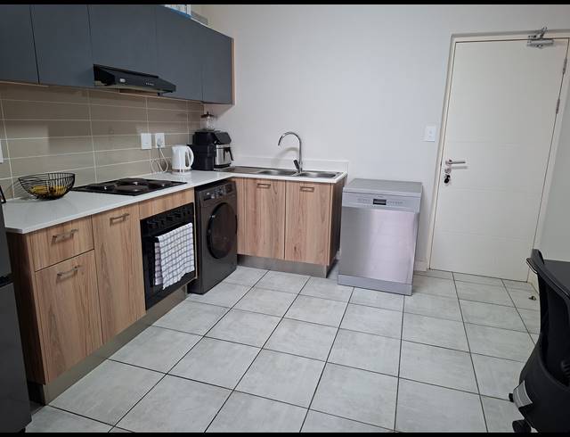 2 BEDROOM APARTMENT TO LET IN ADMIRALS PARK
